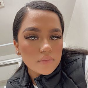 Meet your Posher, Daniela